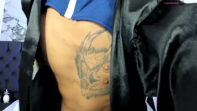 EthaanCox online show from April 7, 2026, 9:26 pm