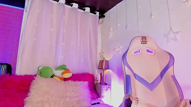 Snapshot of emma_soffia_ chatting on February 7, 2025, 12:09 am emma soffia  online show from February 7, 2025, 12:09 am