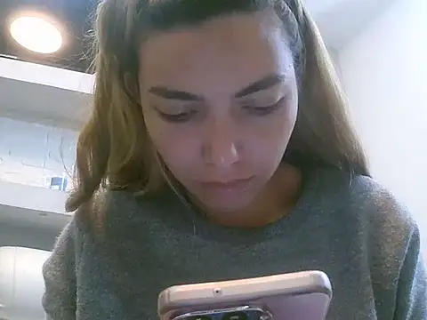 Snapshot of VittoriaTaylor chatting on February 12, 2026, 12:44 pm VittoriaTaylor online show from February 12, 2026, 12:44 pm