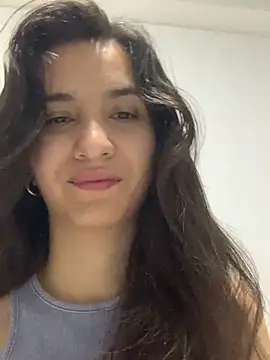 Bella still online show from November 2, 2025, 1:13 pm