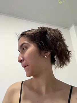 Bella still online show from February 24, 2026, 1:53 pm