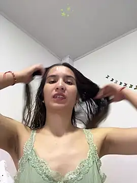 Bella still online show from March 25, 2026, 10:27 pm