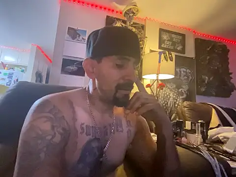 hornycouple818 online show from January 28, 2025, 2:42 pm