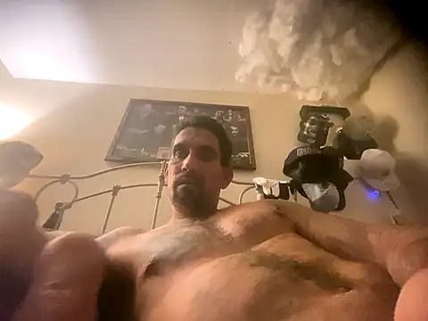 hornycouple818 online show from November 29, 2025, 9:12 am