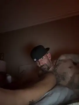 hornycouple818 online show from April 23, 2026, 10:36 am