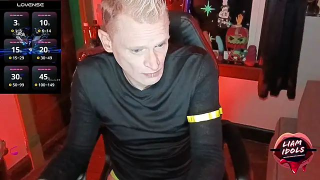 Snapshot of LiamIdols chatting on November 11, 2025, 12:43 am LiamIdols online show from November 11, 2025, 12:43 am