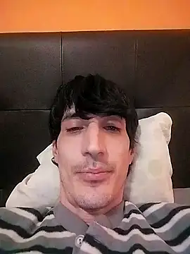 Snapshot of moutt99 chatting on January 16, 2025, 5:23 pm moutt99 online show from January 16, 2025, 5:23 pm