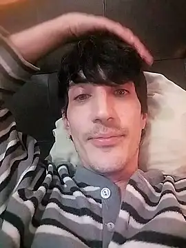 Snapshot of moutt99 chatting on January 25, 2025, 10:51 am moutt99 online show from January 25, 2025, 10:51 am