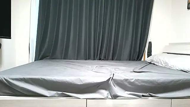 nunnun00 online show from November 9, 2025, 6:33 am