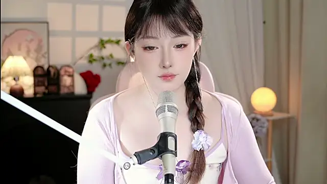 Snapshot of Dou-Dou-er chatting on October 9, 2025, 12:25 pm Dou-Dou-er online show from October 9, 2025, 12:25 pm