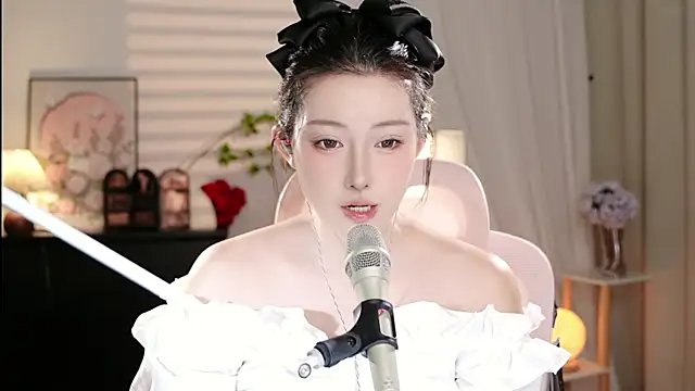 Snapshot of Dou-Dou-er chatting on October 17, 2025, 12:52 pm Dou-Dou-er online show from October 17, 2025, 12:52 pm