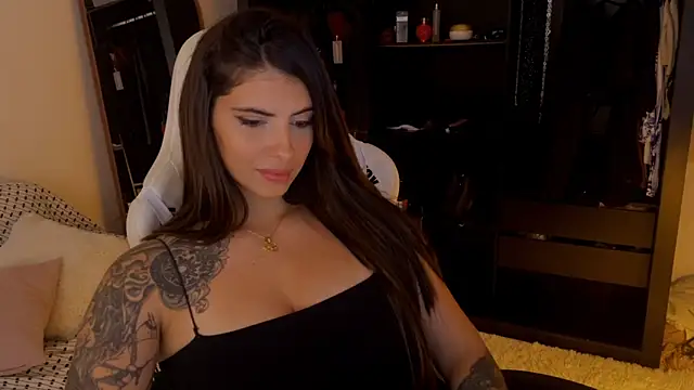 Snapshot of Amiradaher chatting on October 25, 2025, 10:15 pm Amiradaher online show from October 25, 2025, 10:15 pm