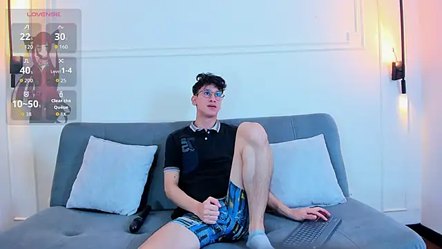 Snapshot of Cum_hunters chatting on October 17, 2025, 3:31 am Cum hunters online show from October 17, 2025, 3:31 am