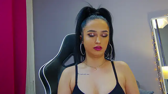 Snapshot of Eva_Lovvia_ chatting on February 20, 2025, 7:41 pm Eva Lovvia  online show from February 20, 2025, 7:41 pm