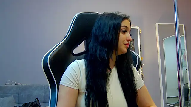 Snapshot of Eva_Lovvia_ chatting on March 11, 2025, 6:30 pm Eva Lovvia  online show from March 11, 2025, 6:30 pm