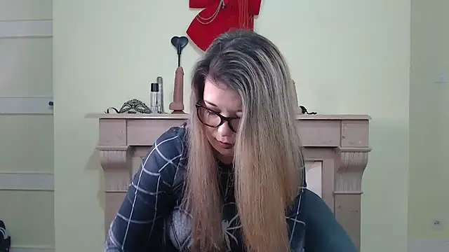 kamilalova online show from February 2, 2026, 1:32 pm