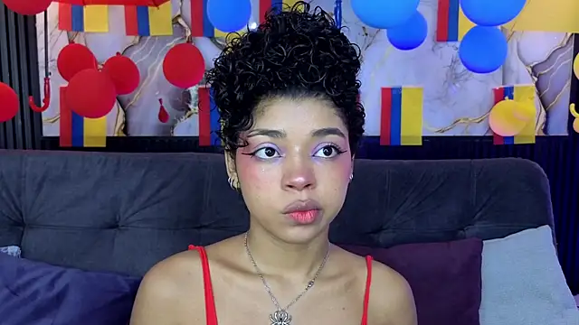 Snapshot of lucie_petite chatting on July 5, 2026, 6:26 pm lucie petite online show from July 5, 2026, 6:26 pm
