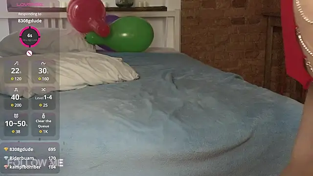 Snapshot of _TiffanyCo_ chatting on February 1, 2025, 10:05 am  TiffanyCo  online show from February 1, 2025, 10:05 am