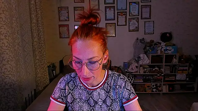 red rocco online show from February 25, 2025, 4:31 pm