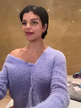 Snapshot of Rosariolovex chatting on February 3, 2025, 10:47 am Rosariolovex online show from February 3, 2025, 10:47 am