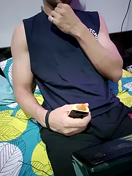 hot hunk boy online show from September 22, 2025, 4:03 am