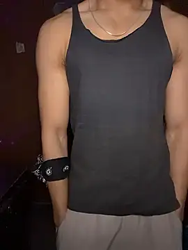 hot hunk boy online show from January 14, 2026, 9:09 pm