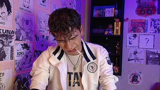 Snapshot of Mickey_Magic chatting on March 6, 2025, 4:41 am Mickey Magic online show from March 6, 2025, 4:41 am