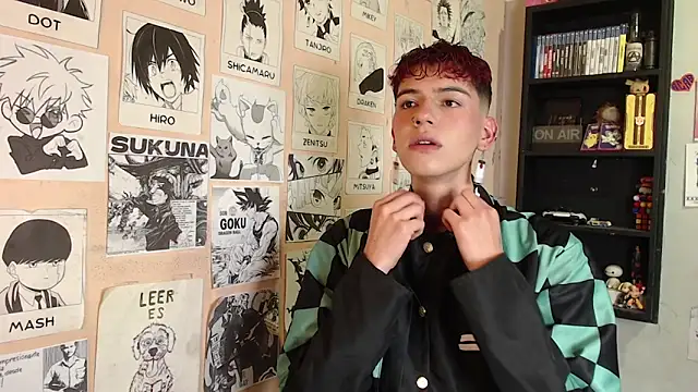 Snapshot of Mickey_Magic chatting on March 8, 2025, 4:23 am Mickey Magic online show from March 8, 2025, 4:23 am