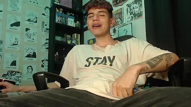 Snapshot of Mickey_Magic chatting on March 19, 2025, 10:55 am Mickey Magic online show from March 19, 2025, 10:55 am