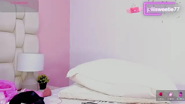 JuliiSweetie online show from January 29, 2025, 10:53 pm