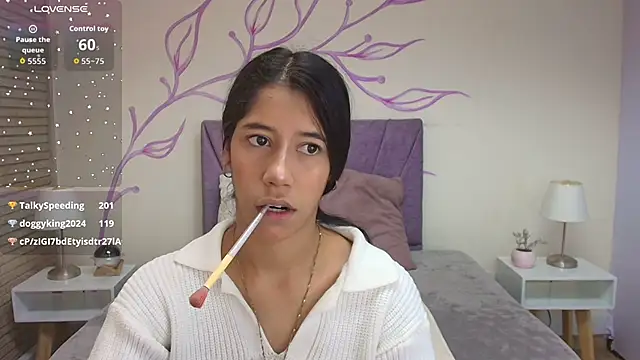 Snapshot of Connie_Bell chatting on October 6, 2025, 8:39 pm Connie Bell online show from October 6, 2025, 8:39 pm