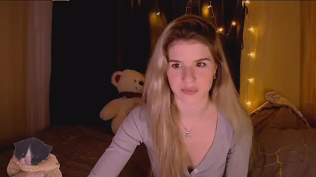 Melissa smith  online show from December 17, 2025, 11:00 pm