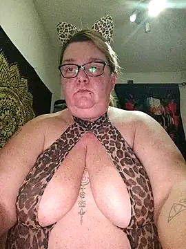 Snapshot of diosacurvy1984 chatting on February 13, 2026, 10:50 pm diosacurvy1984 online show from February 13, 2026, 10:50 pm