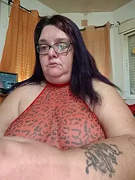 Snapshot of diosacurvy1984 chatting on February 25, 2026, 10:03 am diosacurvy1984 online show from February 25, 2026, 10:03 am