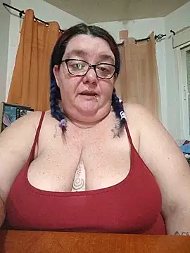 diosacurvy1984 online show from March 18, 2026, 7:44 am