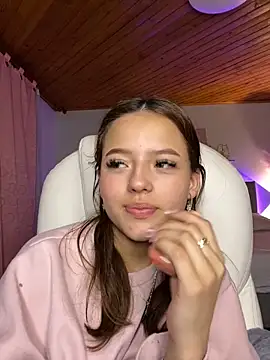 Snapshot of Sofia18_pinkk chatting on February 23, 2025, 1:24 am Sofia18 pinkk online show from February 23, 2025, 1:24 am