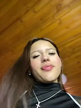 Snapshot of Sofia18_pinkk chatting on February 25, 2025, 11:33 pm Sofia18 pinkk online show from February 25, 2025, 11:33 pm