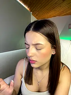 Snapshot of Sofia18_pinkk chatting on October 12, 2025, 7:13 pm Sofia18 pinkk online show from October 12, 2025, 7:13 pm