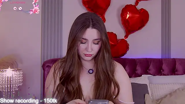 KiraBarlows online show from April 8, 2026, 8:20 pm