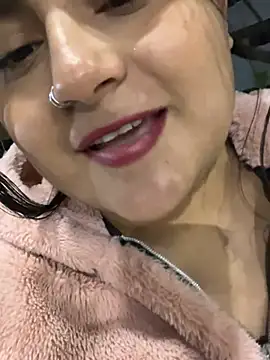 Snapshot of VanneCute1 chatting on January 22, 2025, 6:52 am VanneCute1 online show from January 22, 2025, 6:52 am