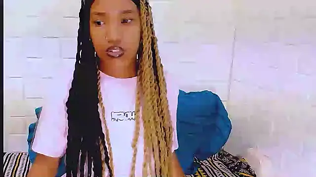 EroticSexyPrada online show from March 19, 2025, 7:17 pm