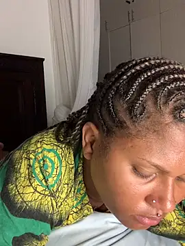 Snapshot of madell chatting on February 7, 2026, 2:15 am madell online show from February 7, 2026, 2:15 am