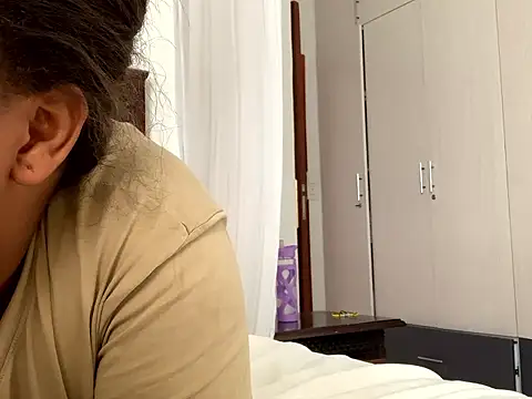 Snapshot of madell chatting on March 3, 2026, 7:47 am madell online show from March 3, 2026, 7:47 am