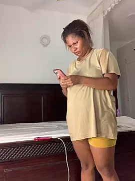 Snapshot of madell chatting on March 4, 2026, 6:52 am madell online show from March 4, 2026, 6:52 am