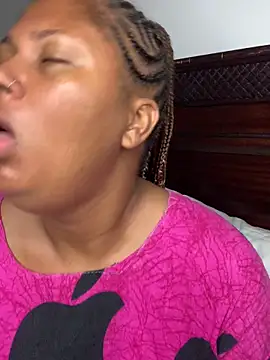 Snapshot of madell chatting on March 19, 2026, 3:32 am madell online show from March 19, 2026, 3:32 am