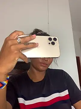 Snapshot of madell chatting on April 13, 2026, 5:29 pm madell online show from April 13, 2026, 5:29 pm