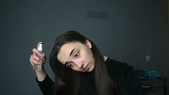 Eva Gloryy online show from October 16, 2025, 5:36 pm