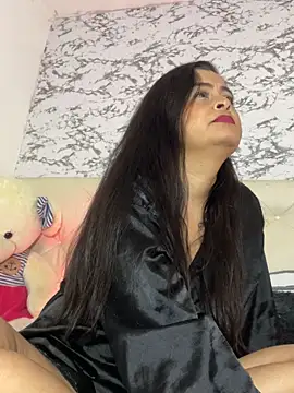 Lili  taylor online show from November 20, 2025, 10:53 pm