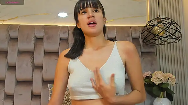 ValerieJones 1 online show from January 24, 2025, 4:49 pm