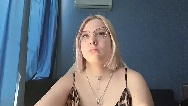 HotBrandyX online show from March 23, 2026, 3:43 am